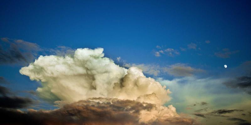 网络功能虚拟化实战解析：电信运营商核心网转型的技术教程与效益